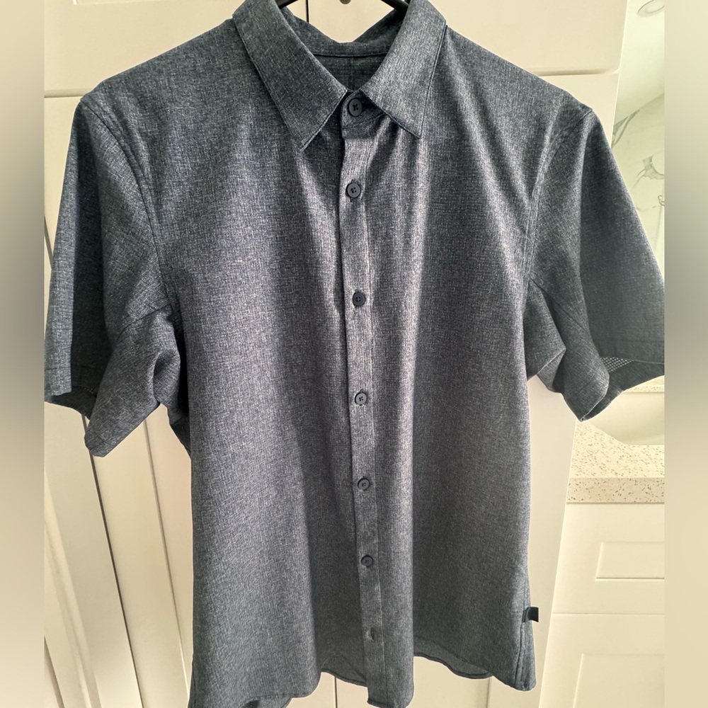 Lululemon Airing Easy Short-Sleeve Shirt (Men’s)